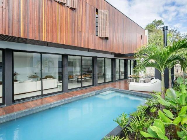 Casa / Sobrado para Venda em Florianópolis/SC Cacupé 3 Quartos