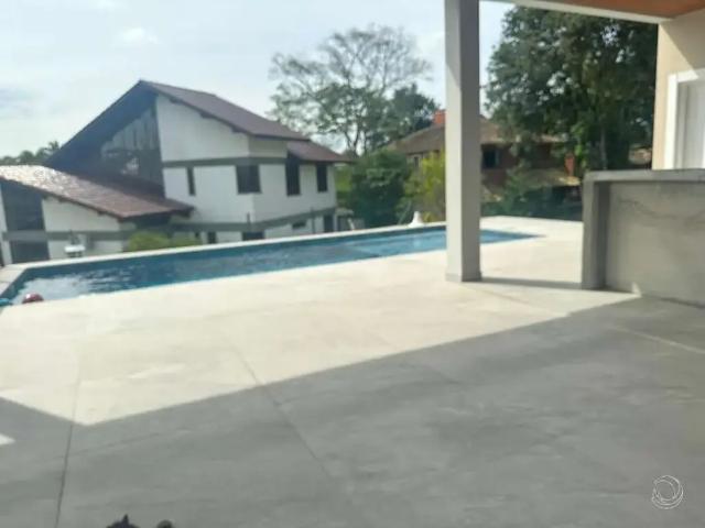 Casa / Sobrado para Venda em Florianópolis/SC Cacupé 4 Quartos
