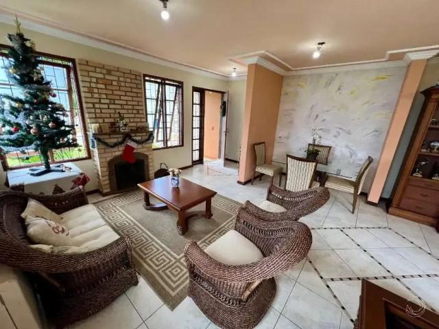 Casa / Sobrado para Venda em Florianópolis/SC Cacupé 4 Quartos