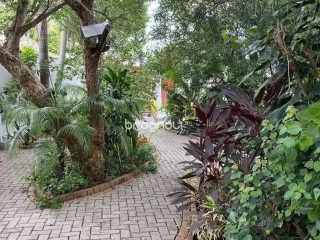 Casa / Sobrado para Venda em Florianópolis/SC Cacupé 4 Quartos