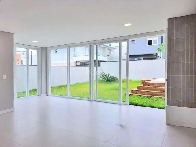 Casa / Sobrado para Venda em Florianópolis/SC Campeche 3 Quartos