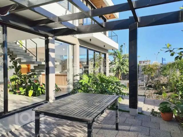 Casa / Sobrado para Venda em Florianópolis/SC Campeche 3 Quartos