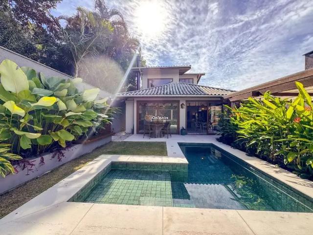 Casa / Sobrado para Venda em Florianópolis/SC Campeche 3 Quartos