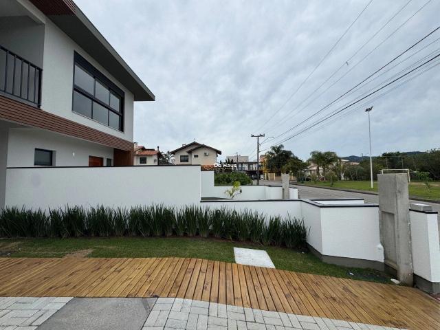 Casa / Sobrado para Venda em Florianópolis/SC Campeche 3 Quartos