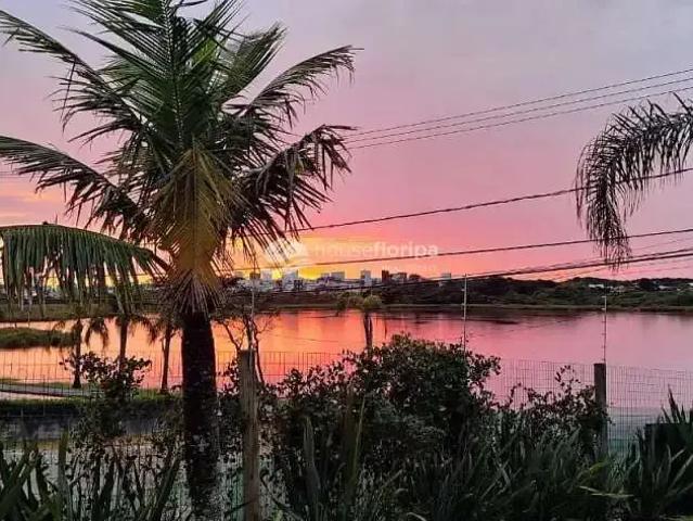 Casa / Sobrado para Venda em Florianópolis/SC Campeche 3 Quartos