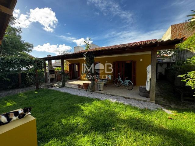 Casa / Sobrado para Venda em Florianópolis/SC Campeche 3 Quartos