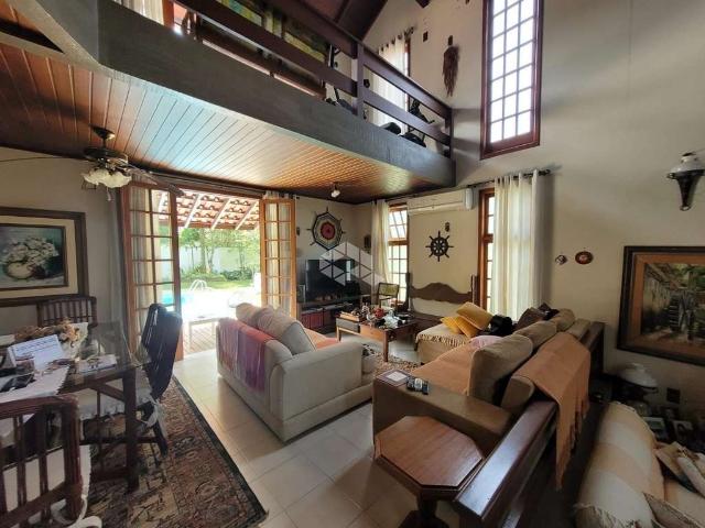 Casa / Sobrado para Venda em Florianópolis/SC Campeche 3 Quartos
