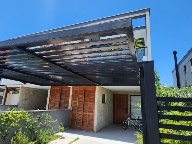 Casa / Sobrado para Venda em Florianópolis/SC Campeche 3 Quartos