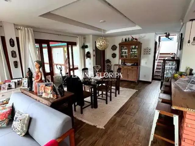 Casa / Sobrado para Venda em Florianópolis/SC Campeche 7 Quartos