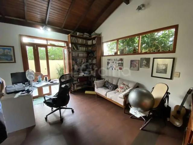 Casa / Sobrado para Venda em Florianópolis/SC Campeche 4 Quartos
