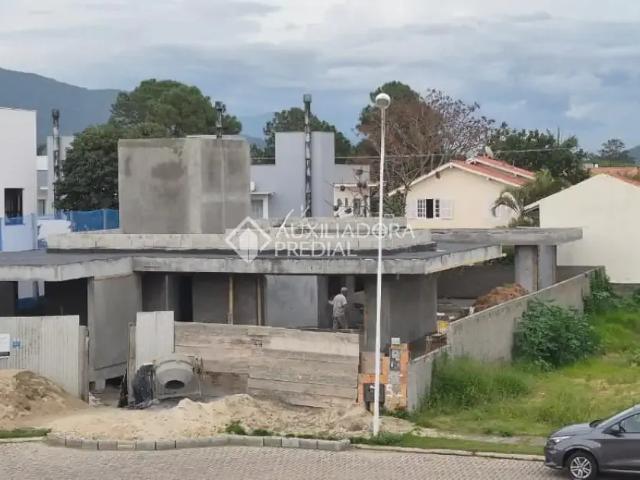 Casa / Sobrado para Venda em Florianópolis/SC Campeche 4 Quartos
