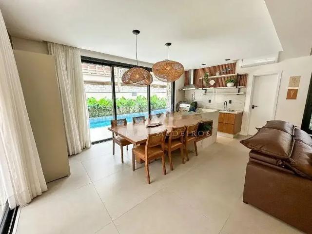 Casa / Sobrado para Venda em Florianópolis/SC Campeche 4 Quartos