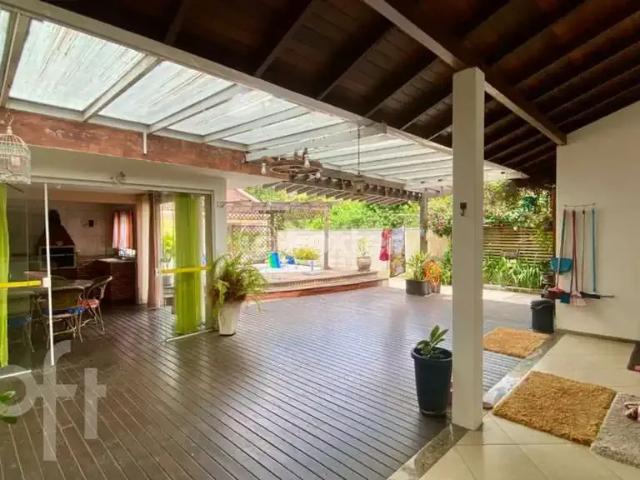Casa / Sobrado para Venda em Florianópolis/SC Campeche 4 Quartos