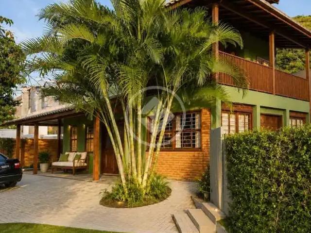 Casa / Sobrado para Venda em Florianópolis/SC Campeche 4 Quartos