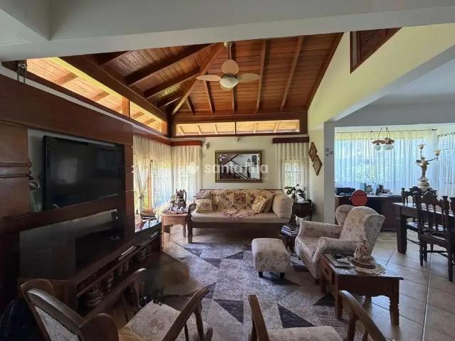 Casa / Sobrado para Venda em Florianópolis/SC Campeche 5 Quartos