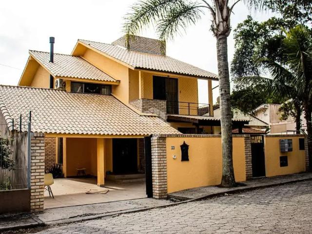 Casa / Sobrado para Venda em Florianópolis/SC Campeche 6 Quartos