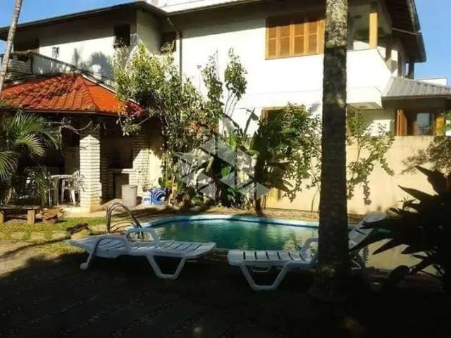 Casa / Sobrado para Venda em Florianópolis/SC Campeche 6 Quartos