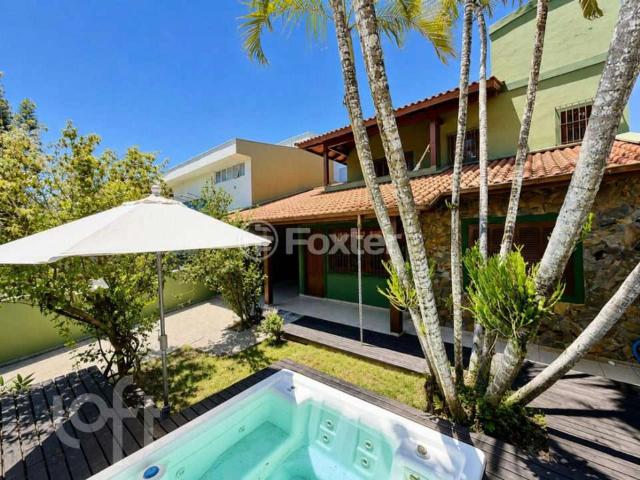Casa / Sobrado para Venda em Florianópolis/SC Canasvieiras 4 Quartos