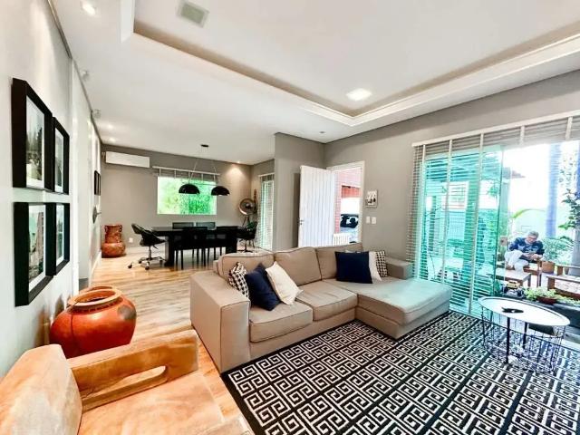 Casa / Sobrado para Venda em Florianópolis/SC Canto 3 Quartos