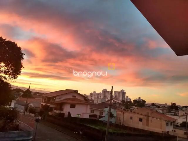 Casa / Sobrado para Venda em Florianópolis/SC Canto 4 Quartos