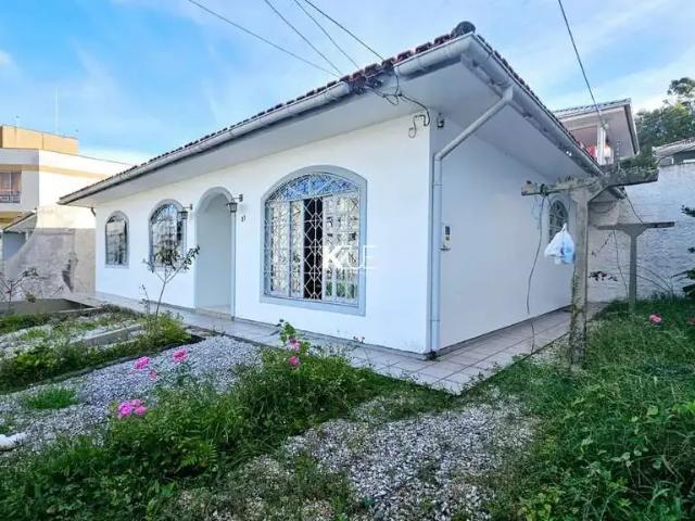 Casa / Sobrado para Venda em Florianópolis/SC Capoeiras 3 Quartos