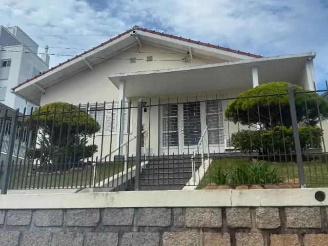 Casa / Sobrado para Venda em Florianópolis/SC Capoeiras 3 Quartos