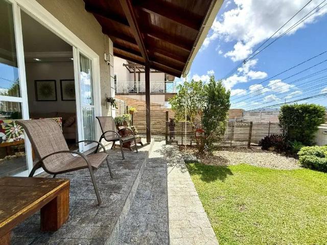Casa / Sobrado para Venda em Florianópolis/SC Capoeiras 3 Quartos