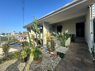 Casa / Sobrado para Venda em Florianópolis/SC Capoeiras 5 Quartos