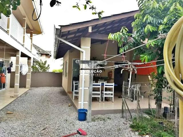 Casa / Sobrado para Venda em Florianópolis/SC Carianos 3 Quartos