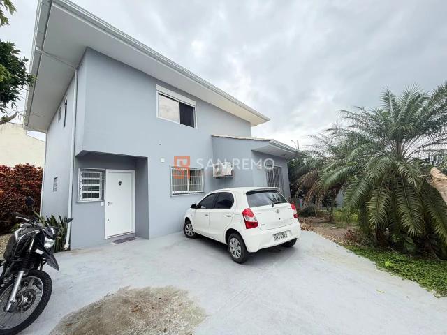 Casa / Sobrado para Venda em Florianópolis/SC Carianos 3 Quartos