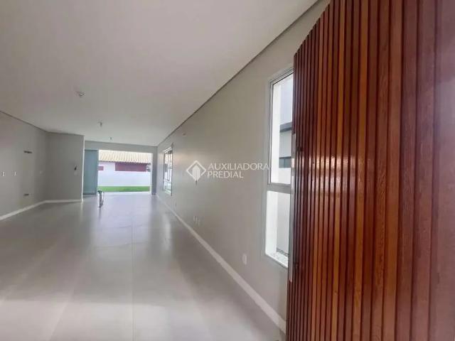 Casa / Sobrado para Venda em Florianópolis/SC Carianos 3 Quartos
