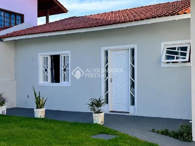 Casa / Sobrado para Venda em Florianópolis/SC Carianos 3 Quartos