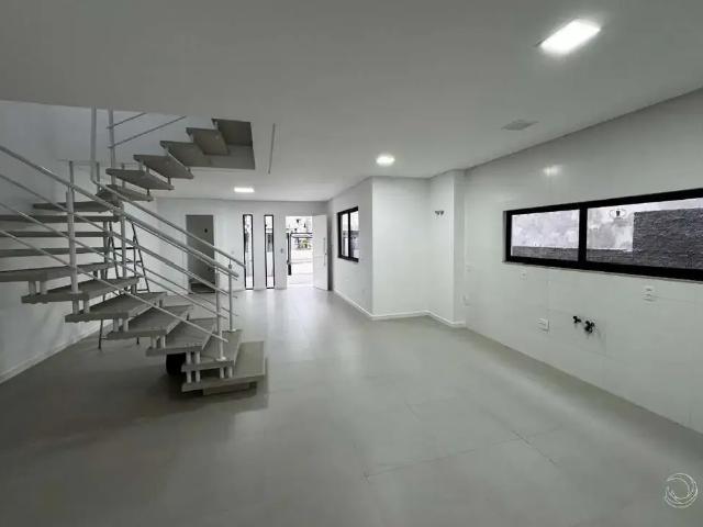 Casa / Sobrado para Venda em Florianópolis/SC Carianos 3 Quartos