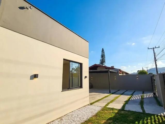 Casa / Sobrado para Venda em Florianópolis/SC Carianos 3 Quartos