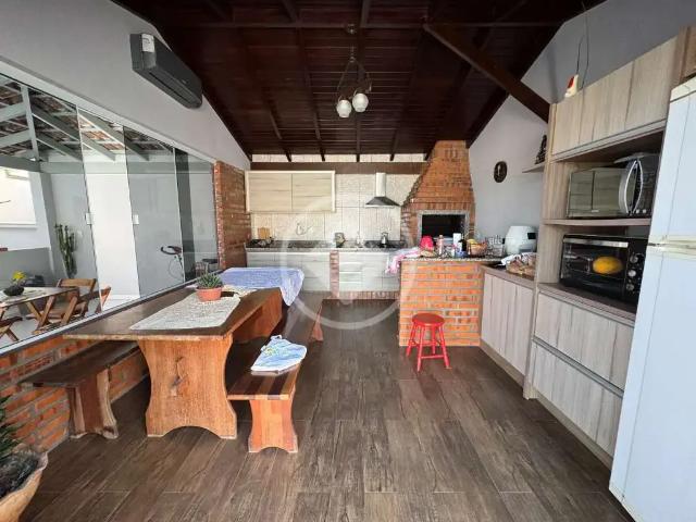 Casa / Sobrado para Venda em Florianópolis/SC Carianos 3 Quartos