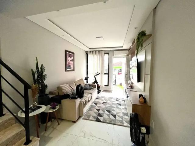 Casa / Sobrado para Venda em Florianópolis/SC Carianos 3 Quartos