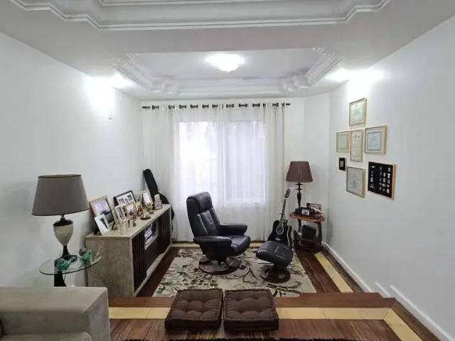 Casa / Sobrado para Venda em Florianópolis/SC Carianos 4 Quartos