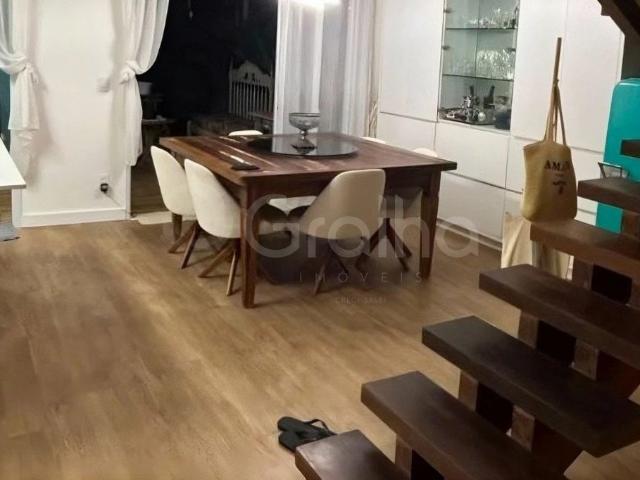 Casa / Sobrado para Venda em Florianópolis/SC Carianos 4 Quartos