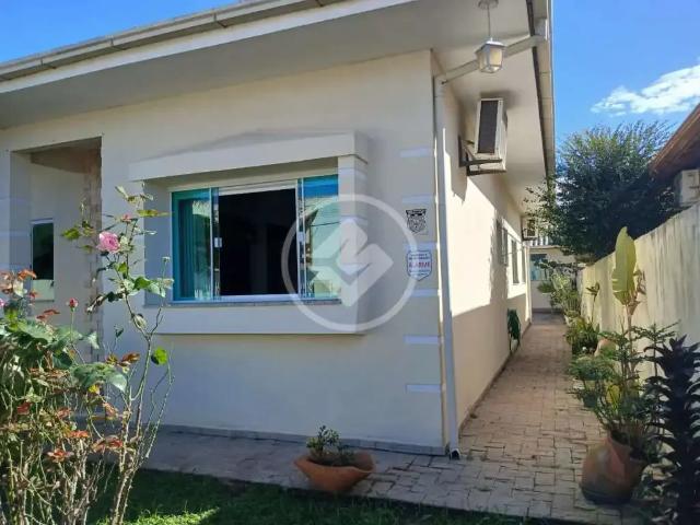 Casa / Sobrado para Venda em Florianópolis/SC Carianos 4 Quartos