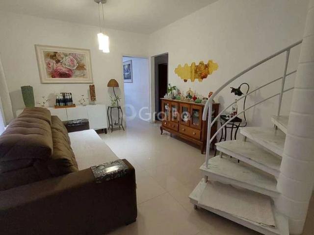 Casa / Sobrado para Venda em Florianópolis/SC Carianos 5 Quartos