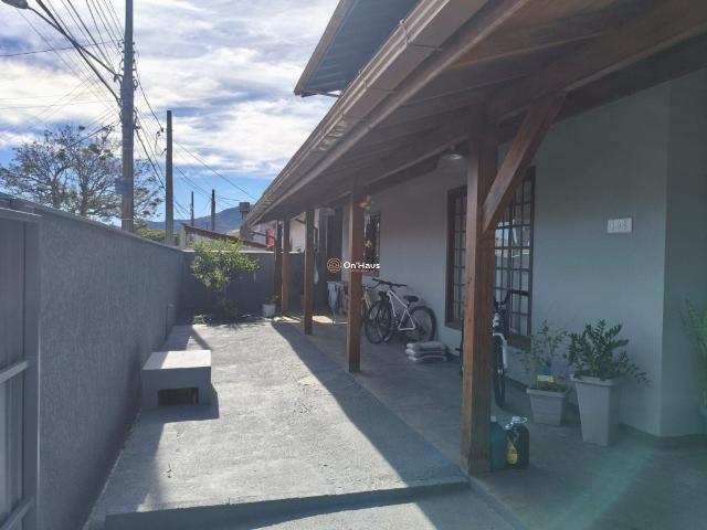 Casa / Sobrado para Venda em Florianópolis/SC Carianos 5 Quartos