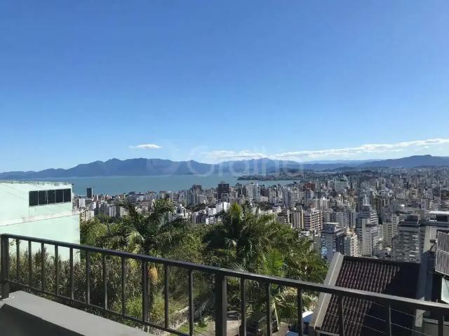 Casa / Sobrado para Venda em Florianópolis/SC Centro 2 Quartos
