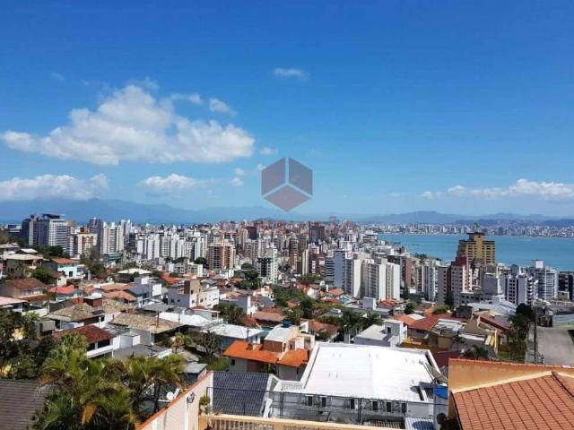 Casa / Sobrado para Venda em Florianópolis/SC Centro 3 Quartos