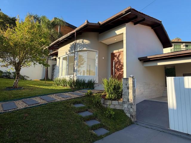 Casa / Sobrado para Venda em Florianópolis/SC Centro 3 Quartos