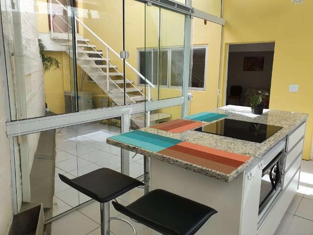 Casa / Sobrado para Venda em Florianópolis/SC Centro 4 Quartos