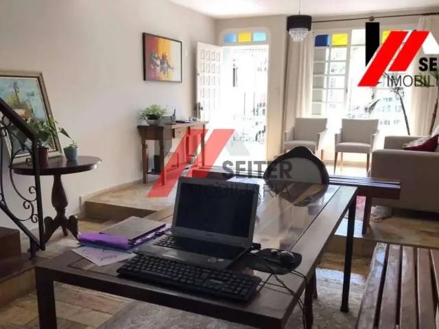 Casa / Sobrado para Venda em Florianópolis/SC Centro 4 Quartos