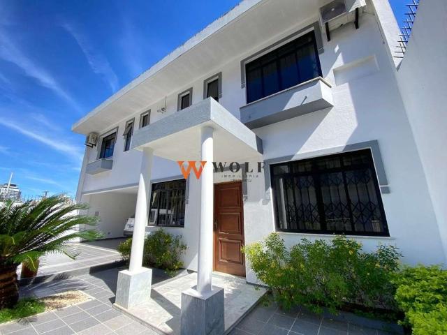 Casa / Sobrado para Venda em Florianópolis/SC Centro 5 Quartos