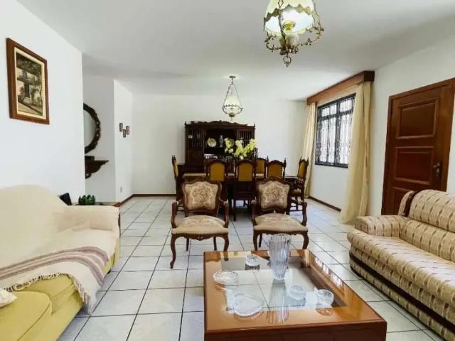 Casa / Sobrado para Venda em Florianópolis/SC Centro 5 Quartos
