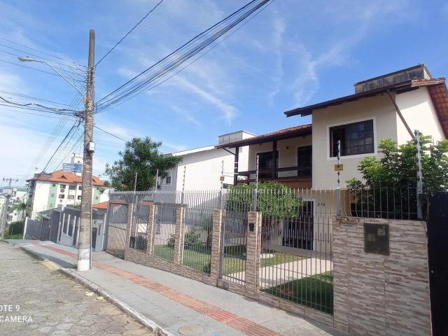 Casa / Sobrado para Venda em Florianópolis/SC Abraão 3 Quartos