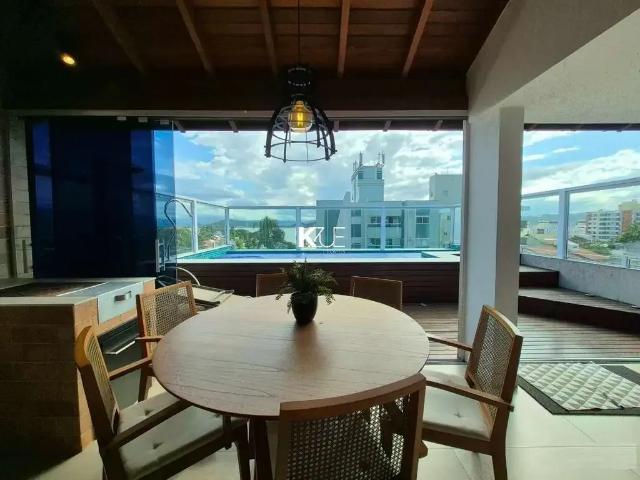 Casa / Sobrado para Venda em Florianópolis/SC Abraão 3 Quartos